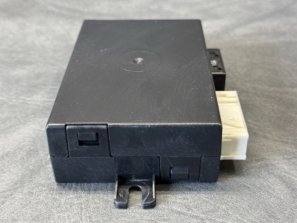 1996-1998 BMW Z3 Roadster Central Locking System Module OEM