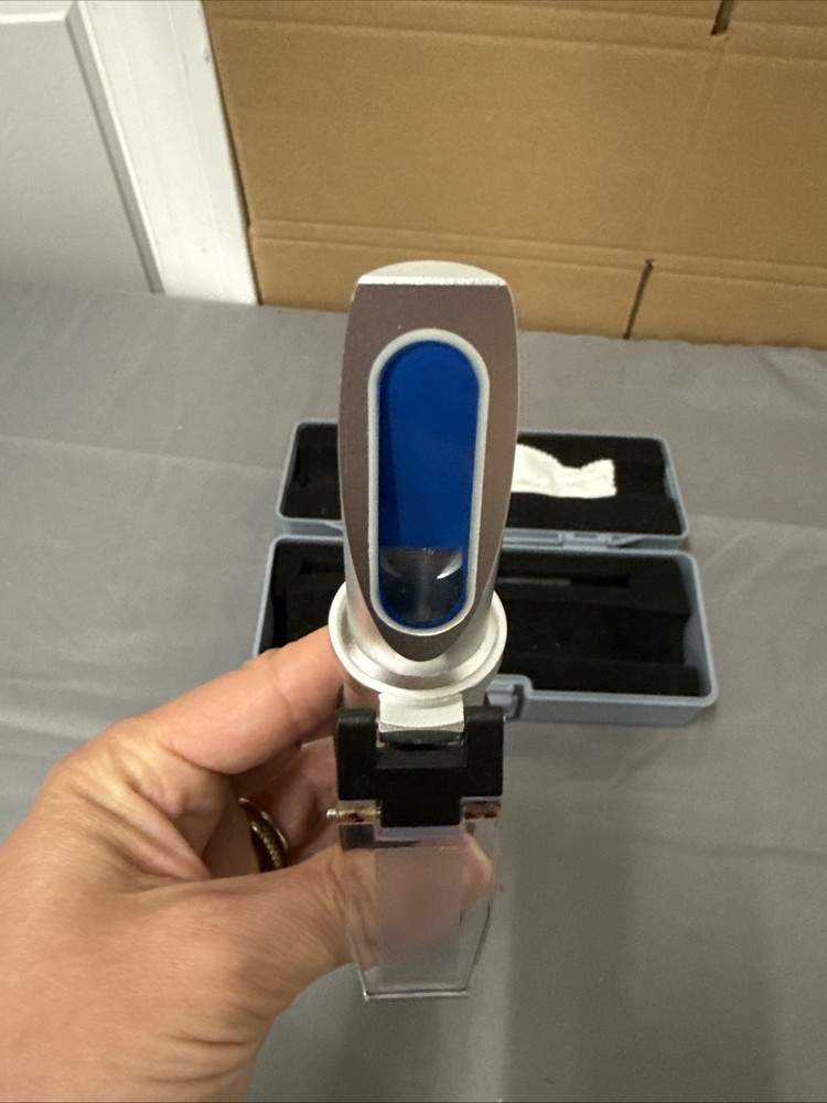 Portable Refractometer with Accessories & Case