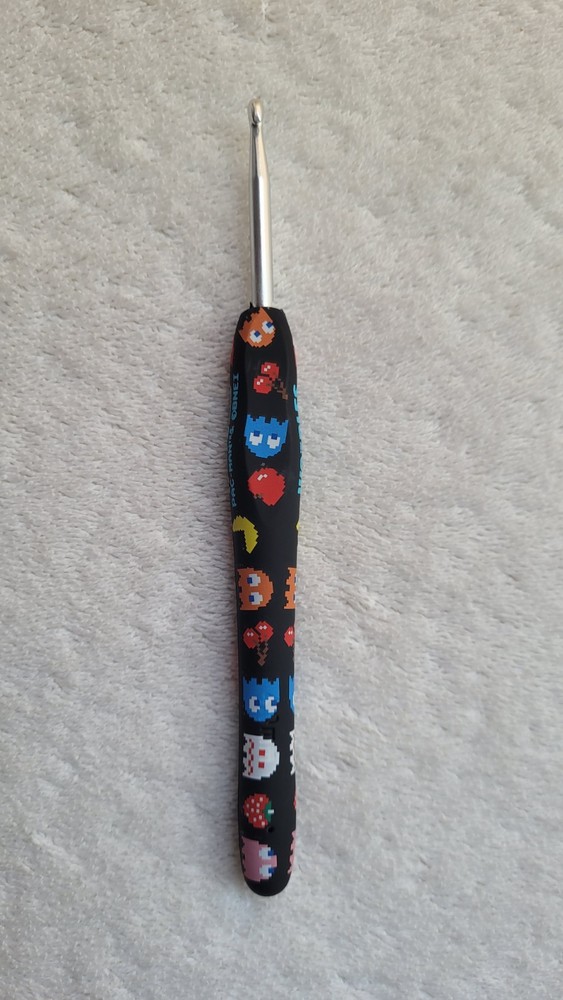 Preowned Multi Character Pac-Man Wooble Ergonomic Crochet Hook