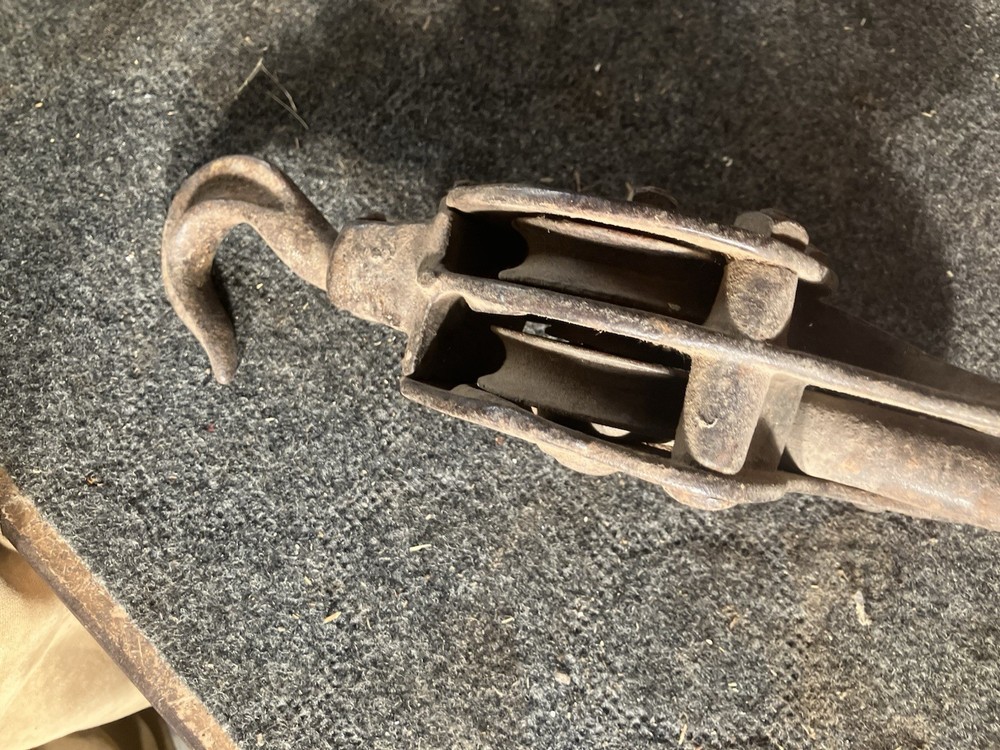 Vintage Hock And Pulley