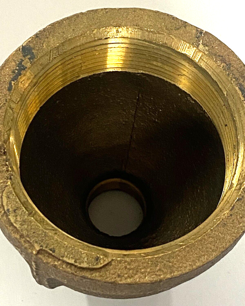 REDUCING COUPLING MALLEABLE IRON FEMALE THREADED