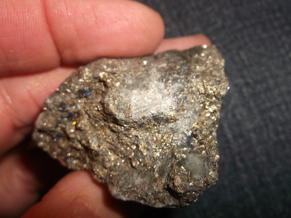 Gold, silver, copper, 76 grams samples ,ore high grade .