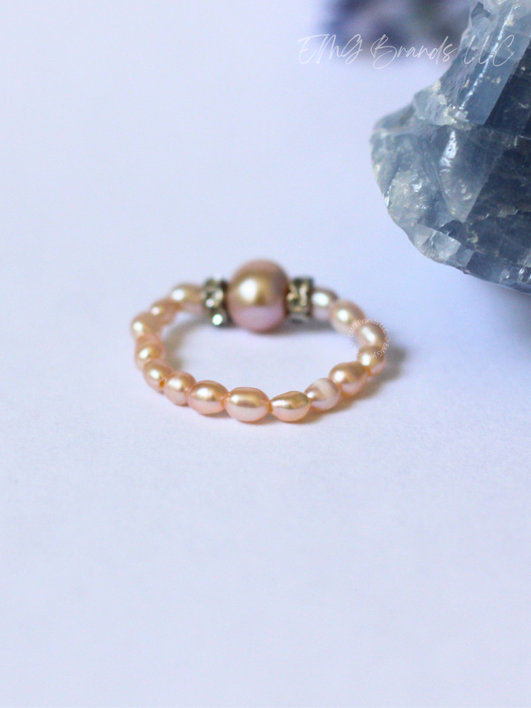 Peach Pearl Stretch Ring