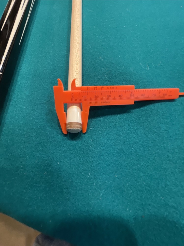 New Pool Cue. Low Deflection Ferrule 19.25 Ounces.