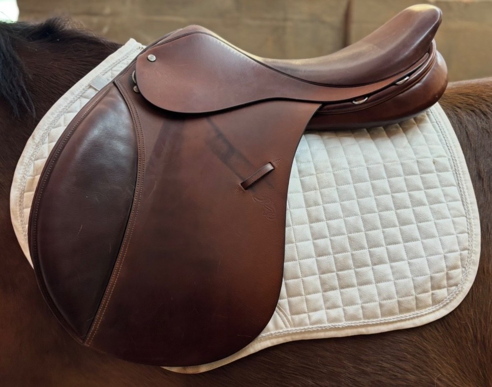 Stackhouse english jump saddle 18.5" MW