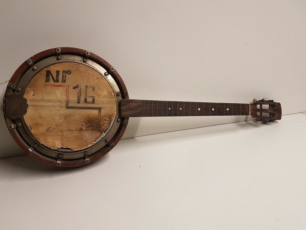 VINTAGE 4 STRING BANJO