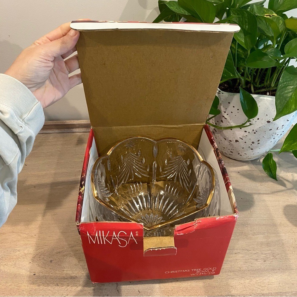 Mikasa Christmas Tree Bowl