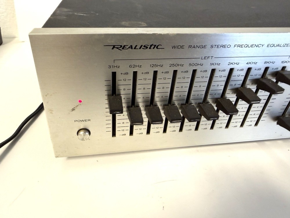 Realistc 31-2000 Wide Range Stereo Frequency Equalizer Silver Face