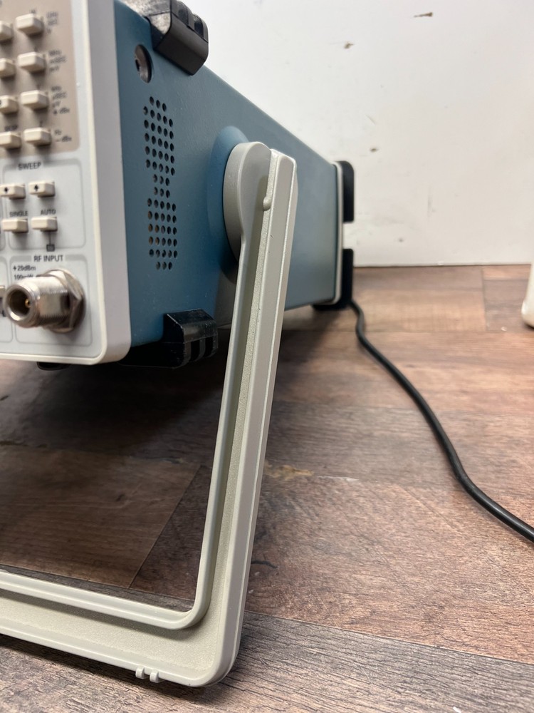 Tektronix 2712 Spectrum Analyzer