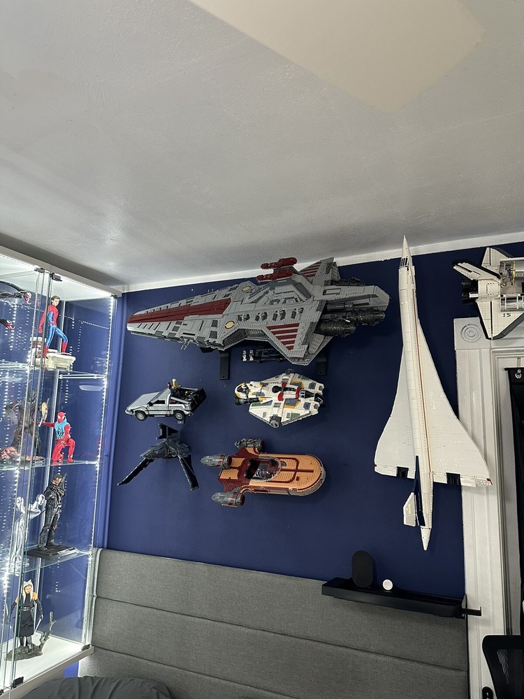 Wall Mount Display for Lego Star Wars UCS Venator