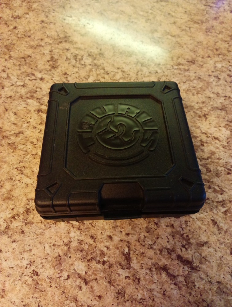 TAURUS FACTORY HARD CASE -