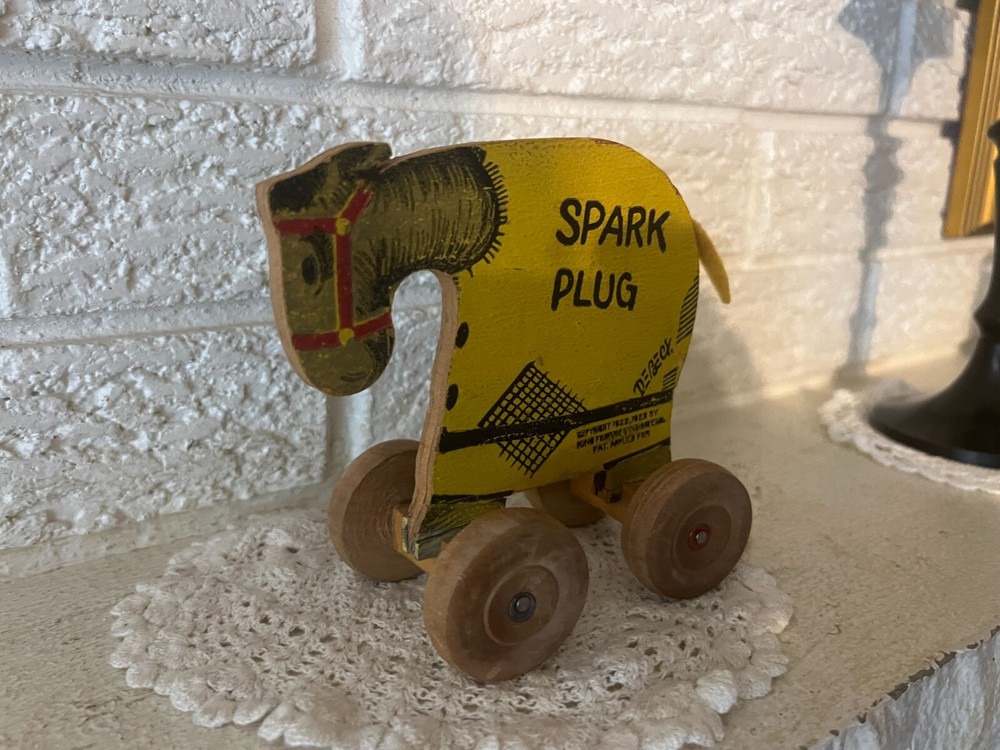 Debeck Spark Plug Platform toy