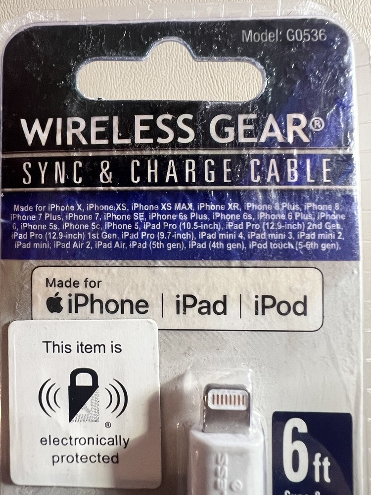 Wireless Gear Sync & Charge Cables 6ft For Use with IPhone White