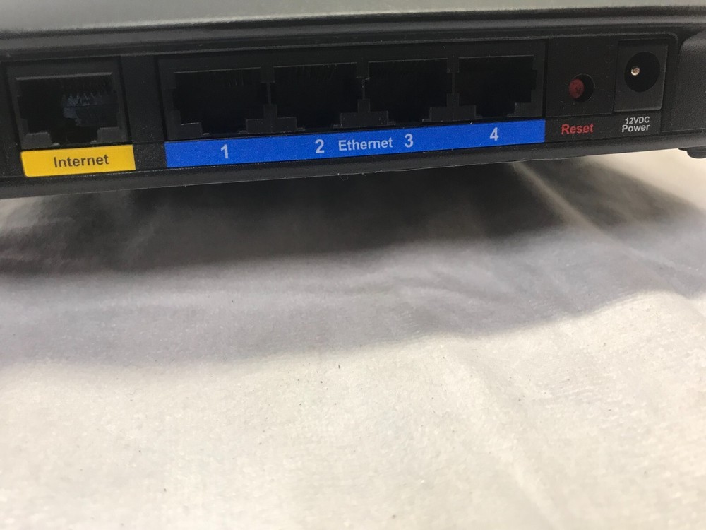 Linksys WRT110 RangePlus Wireless Router works on Comcast/Spectrum