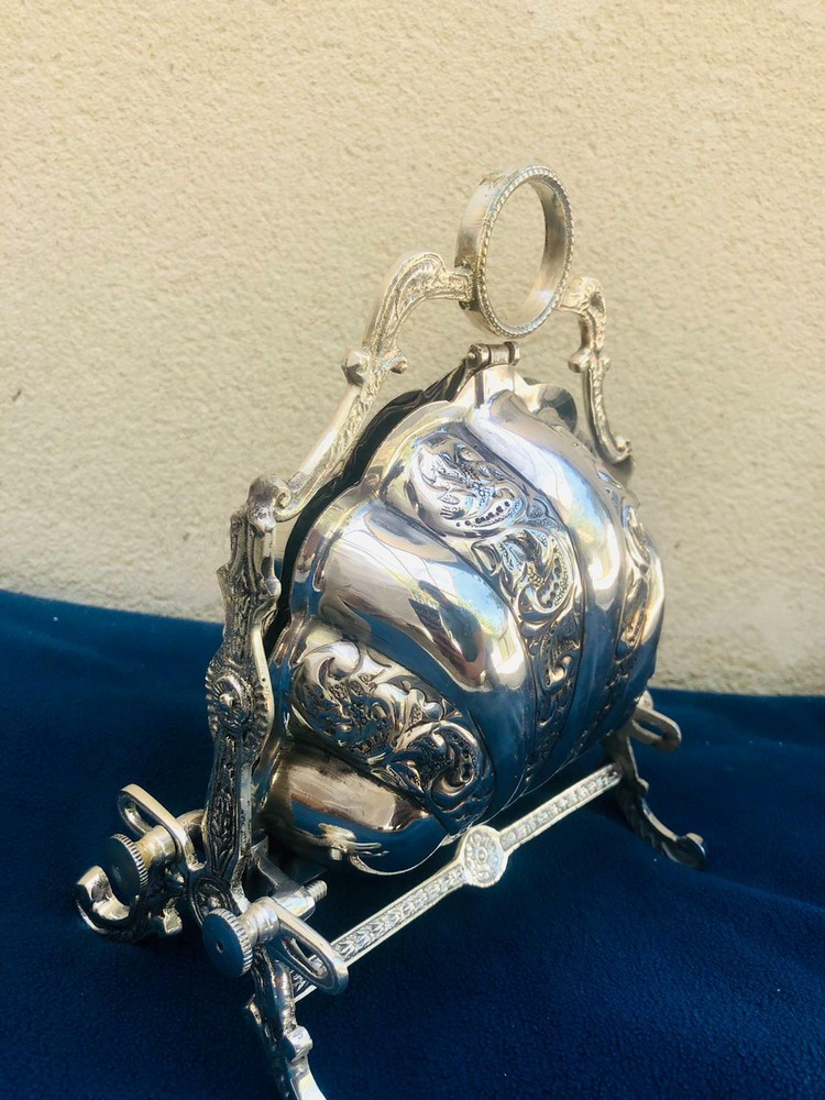 Victorian style Silver Plated Shell Folding Biscuit Box (used-no returns)