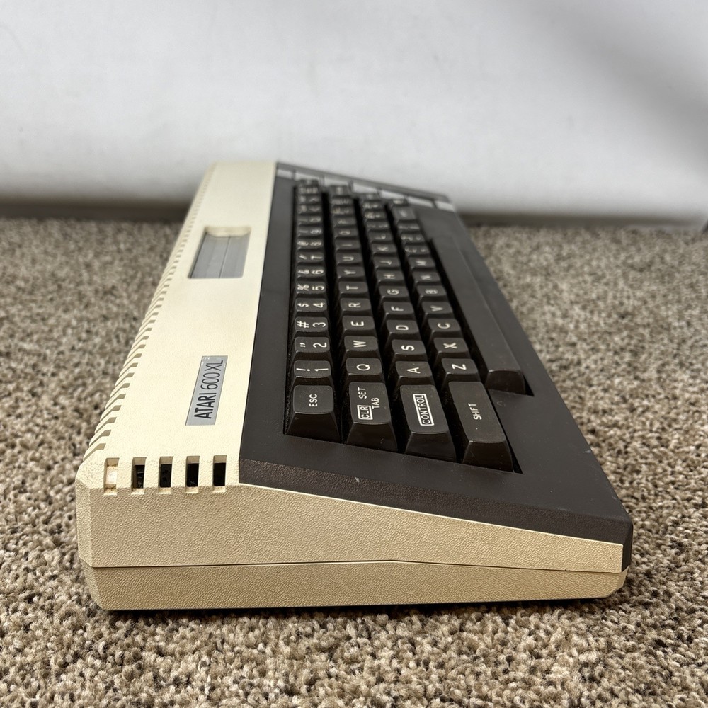 Atari 600XL Computer Tested Working With Power Supply