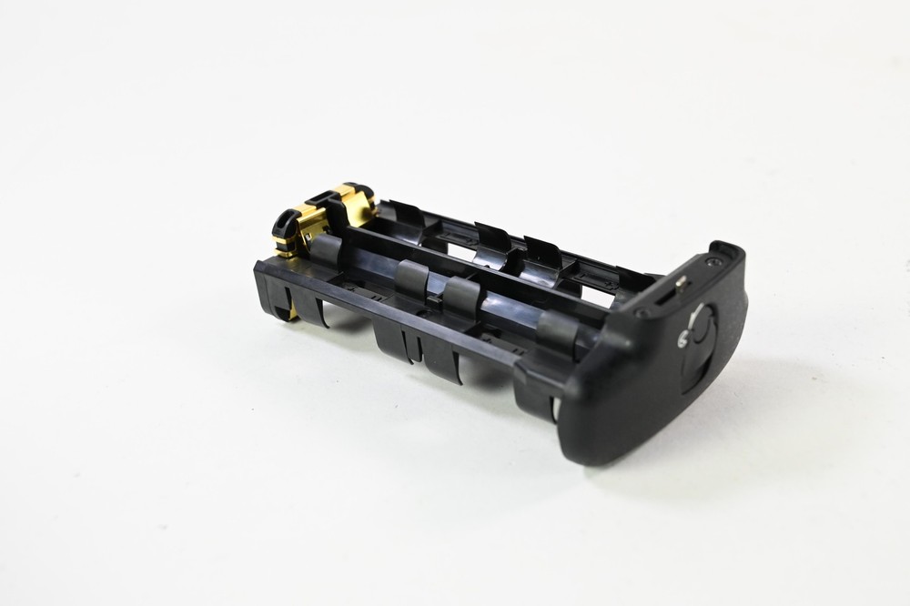 Nikon MS-D10 AA Battery Holder #G909