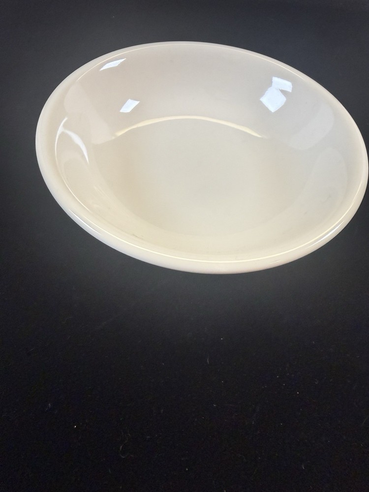 Tuxton China 3 oz. American White/Eggshell Ceramic Fruit Salsa Restaurant Ware
