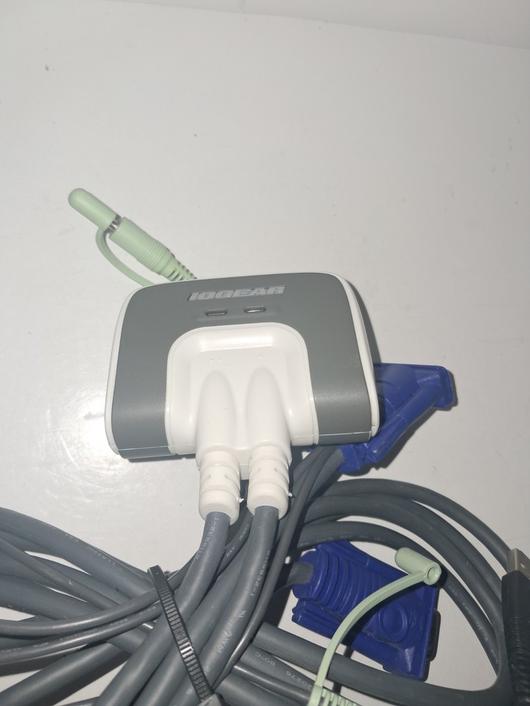 IOGEAR 2 Port USB Compact KVM Switch Box with Cables GCS632U
