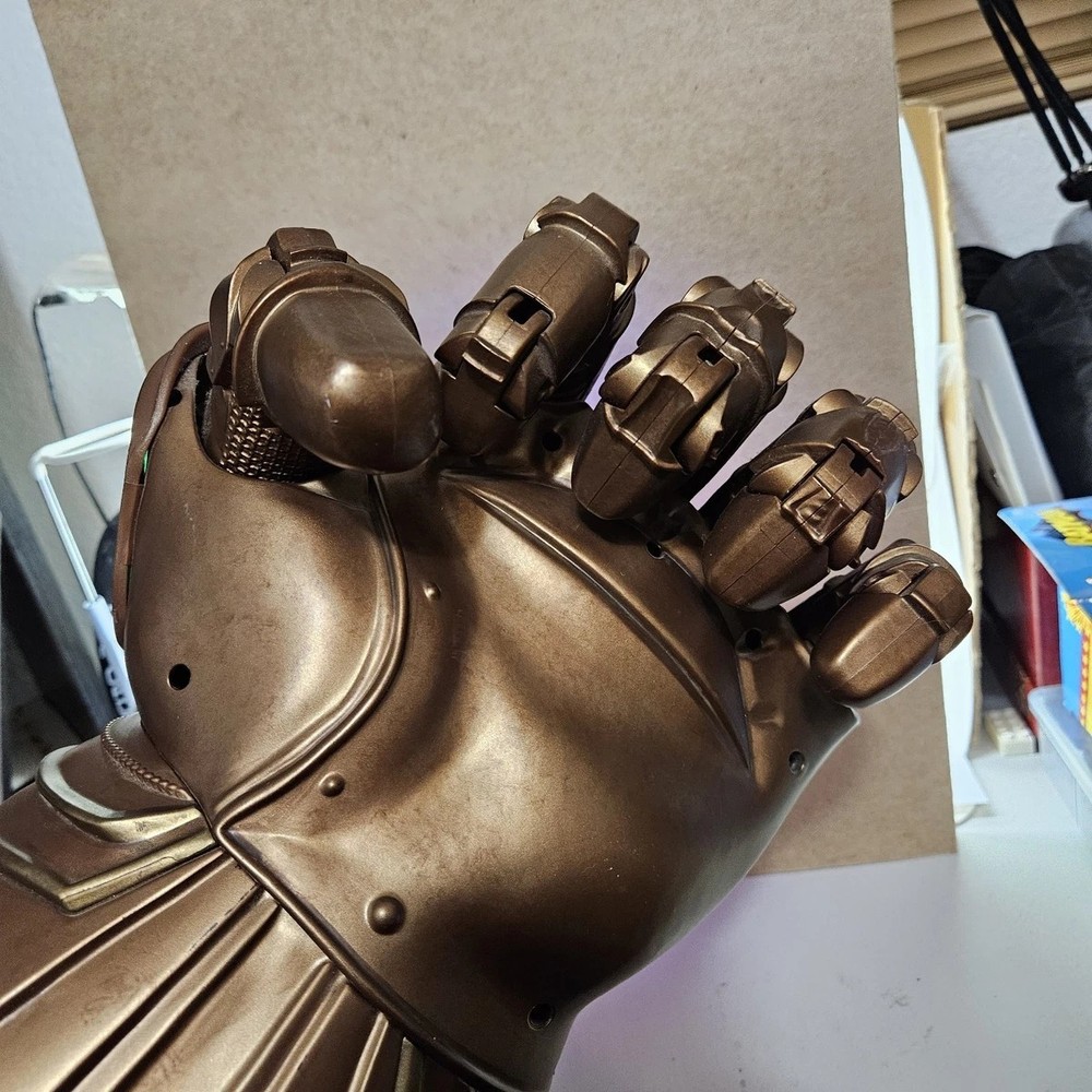 AVENGERS INFINITY GAUNTLET SIGNED 2X BY STARLIN & LIM HASBRO LEGENDS AUTOGRAPHED