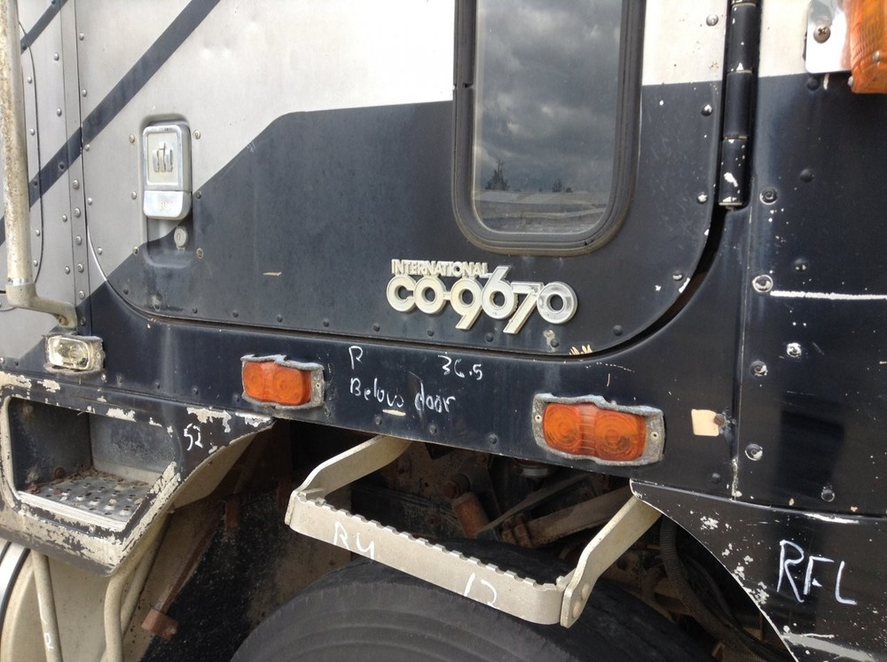 International 9670 ALUMINUM Right/Passenger CAB Panel