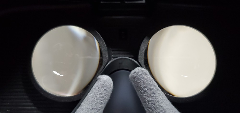 Samsung (Oculus) Gear VR and Gear VR controller