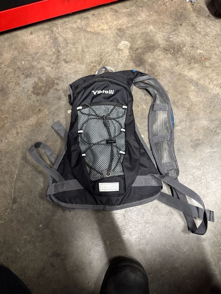Vibrelli Performance Hydration Backpack with 2L Water Bladder - Black/Gray
