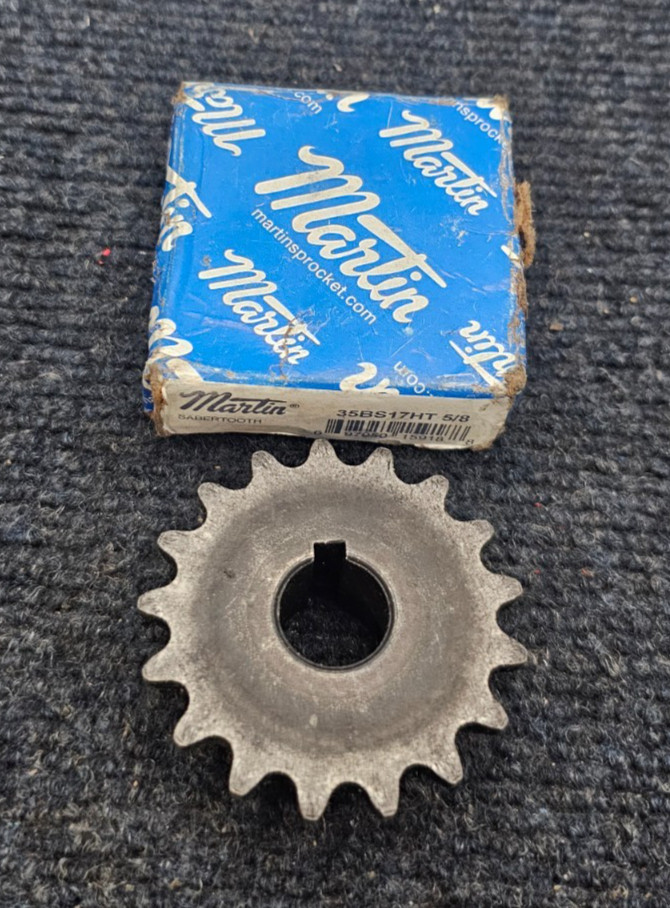 Martin 35BS17HT: Sabertooth Sprocket, 5/8" Bore Diameter, 17-Teeth