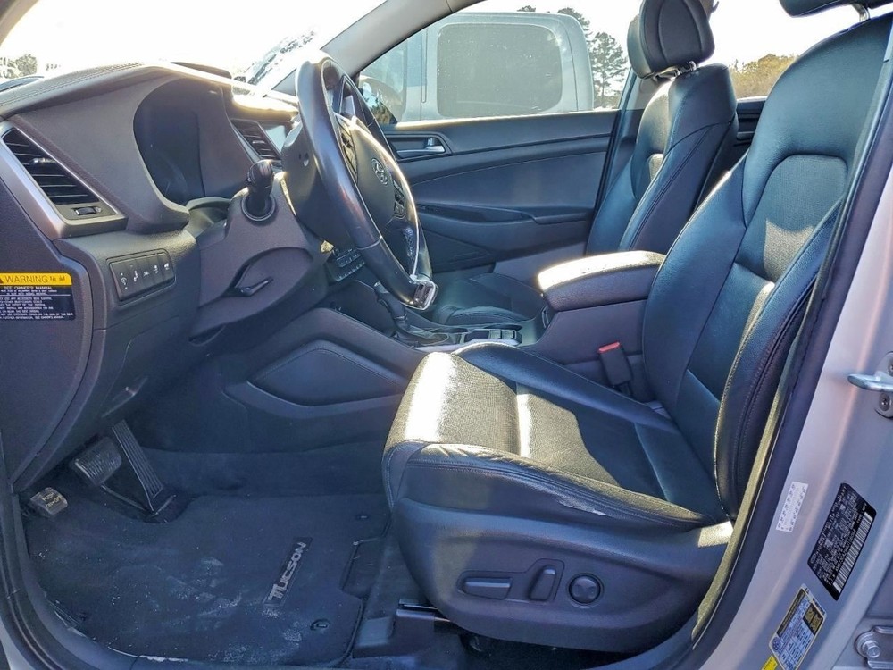 TUCSON 2016 Glove Box 4984405