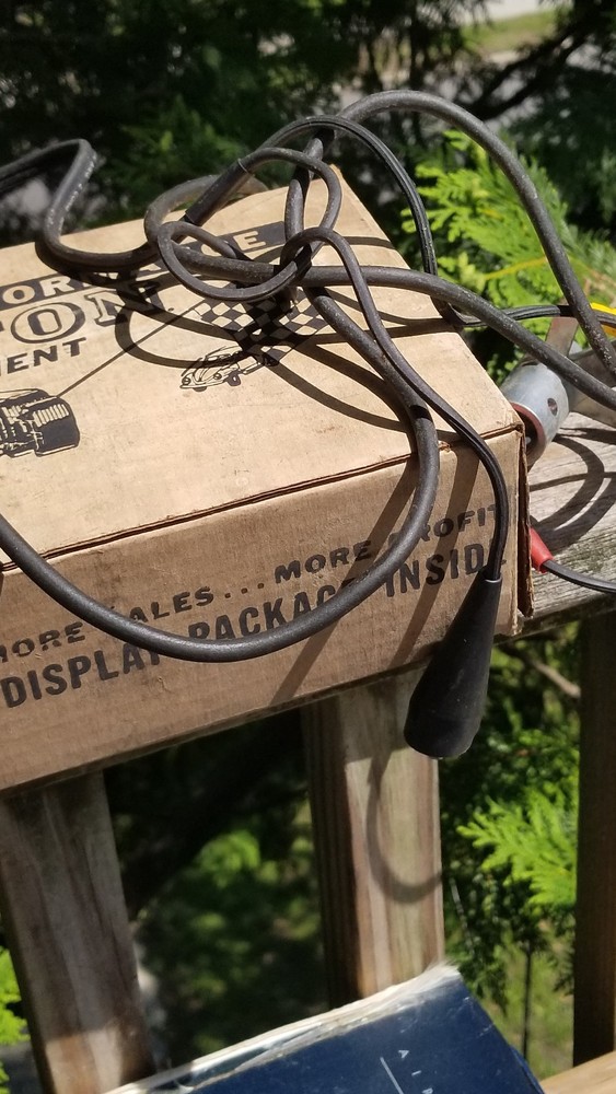 MILTON VINTAGE AUTO / CAR ENGINE ANYLIZER TESTER