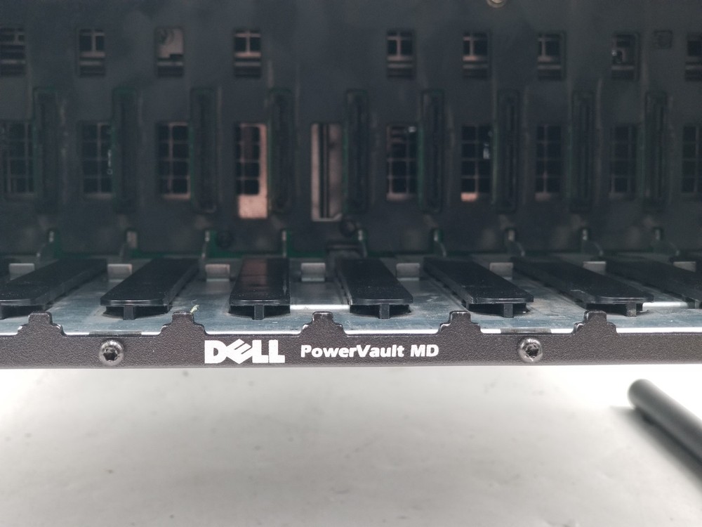 DELL POWERVAULT MD3000 AMP01 NO HDD