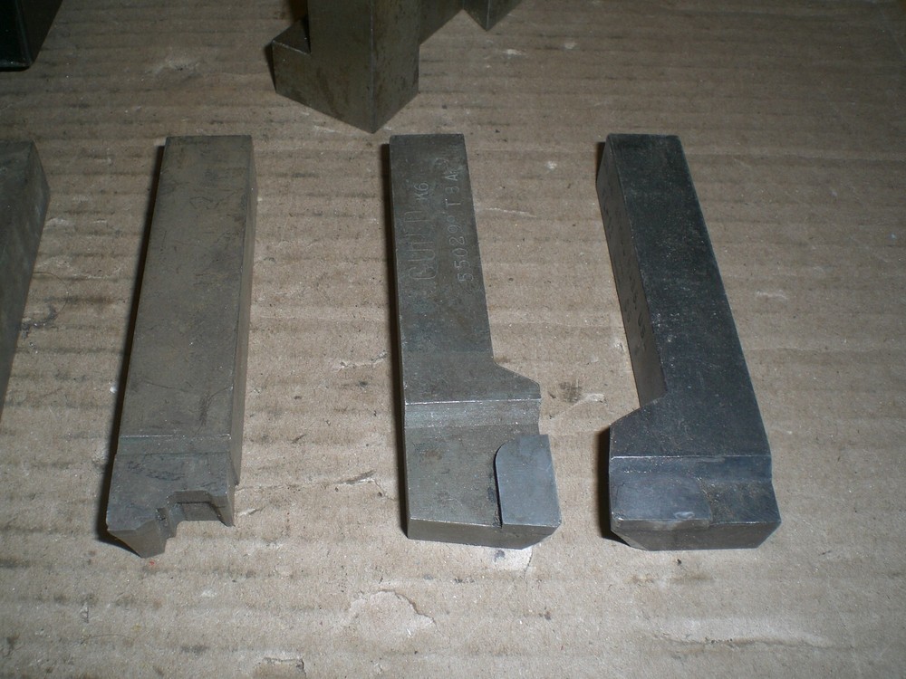 Genuine Aloris CX tool post with 1 tool holder 7 cutting bits