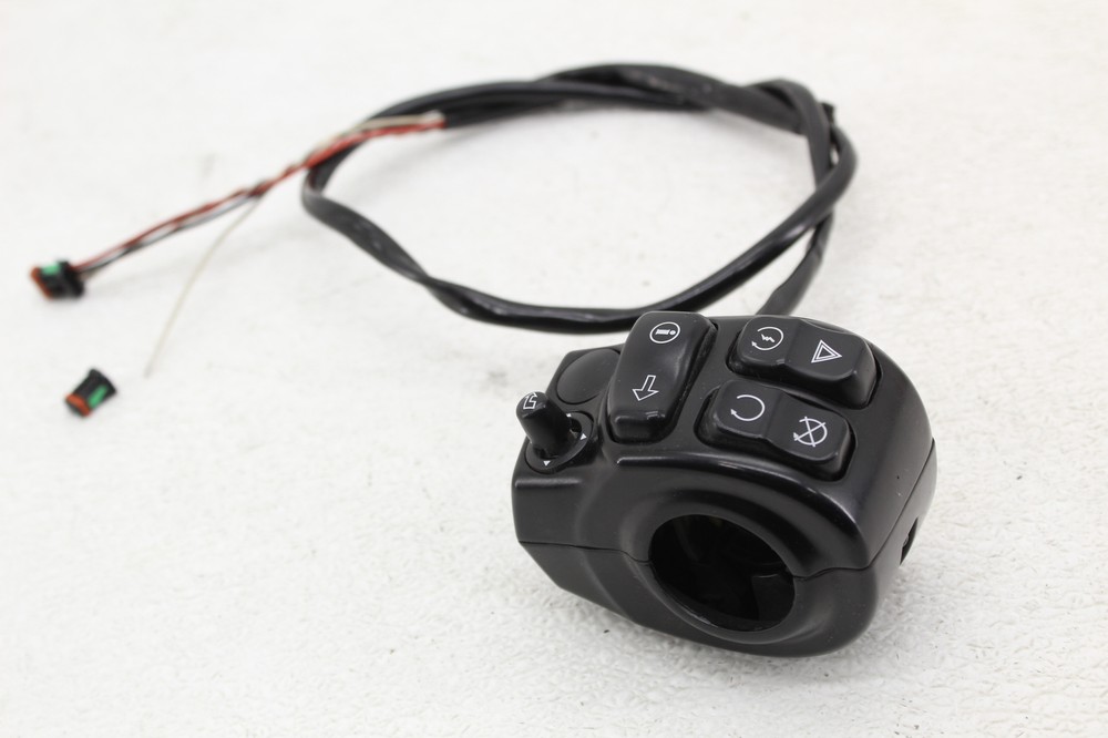 17-23 Harley Davidson Street Glide Right Control Switch Pack
