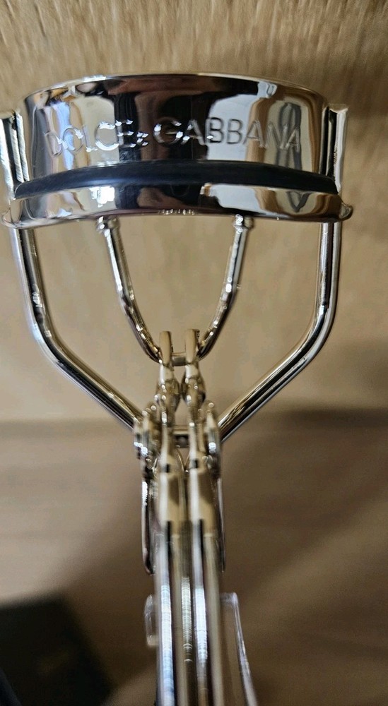 Dolce & Gabbana Eyelash Curler – Authentic & New Makeup Tool