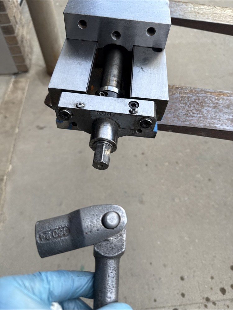 NICE!! KURT 6" DL600 DOUBLE-LOCK PRECISION MACHINE Vise JAWS & HANDLE (av4