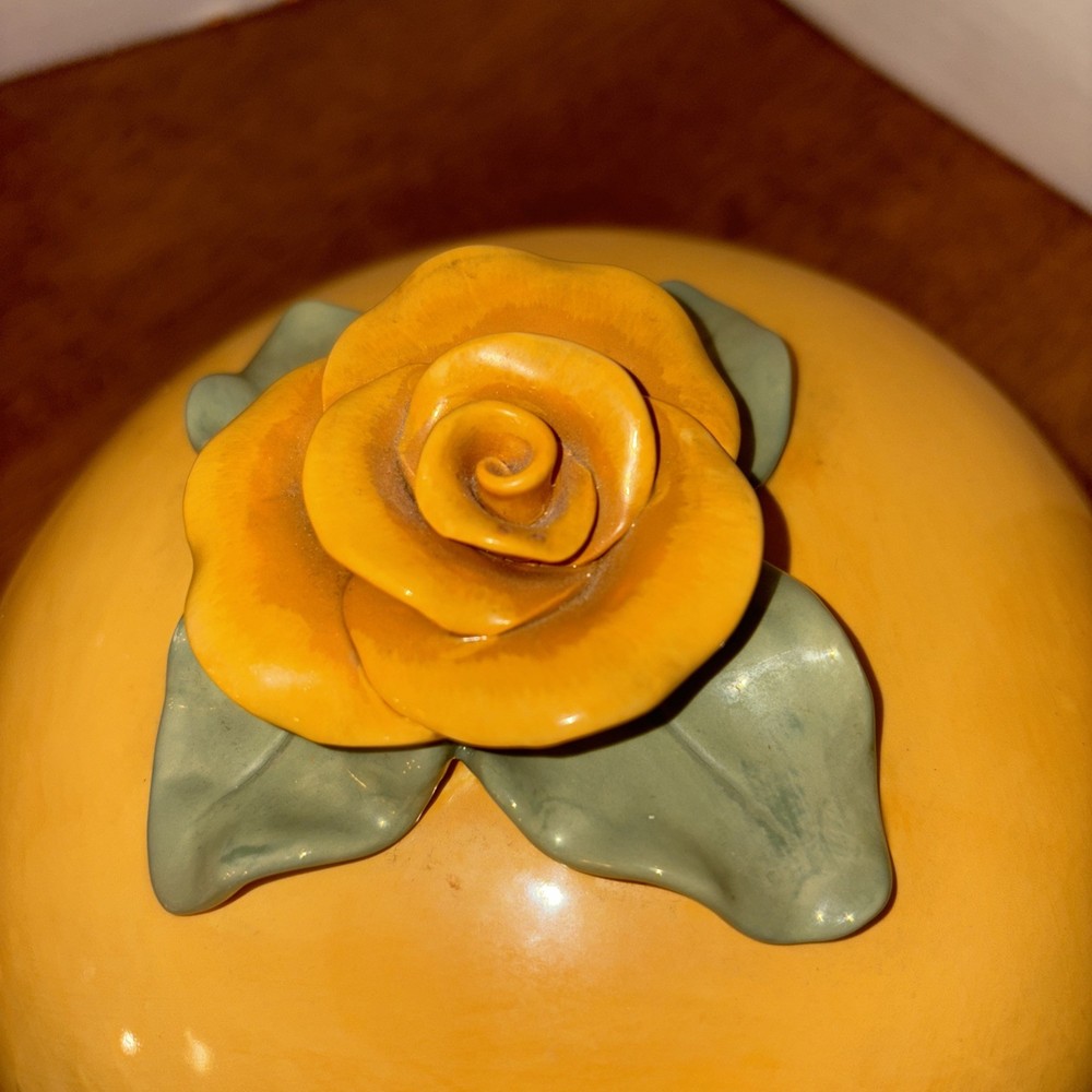Studio B/by magenta/rose petal /Dome/ cake dish