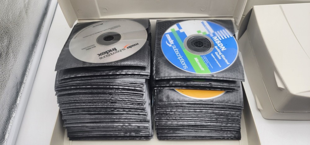 400 Discs Microsoft MSDN DVD CD Software Lot 2000-2008 w/ MSDN Cases