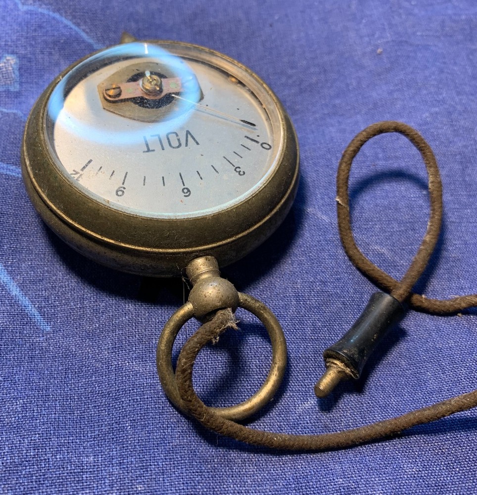 Vintage Brass Pocket Volt Meter 0-12 Volts Needs adjustment