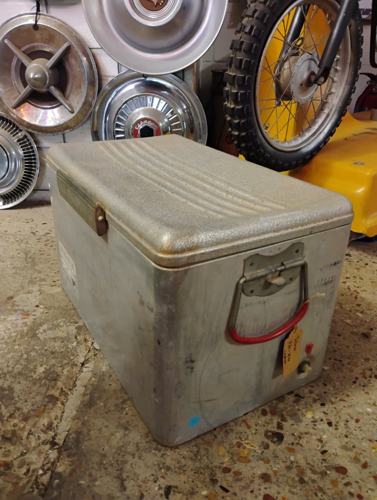 Vintage Pik-Nik Ice Chest