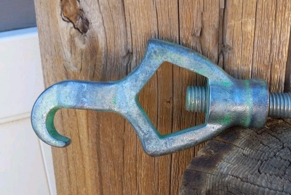 Single Head Adjustable Hydrant Wrench