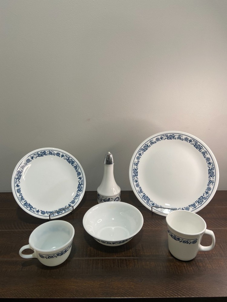 Corelle Old Time Blue By The Piece EUC