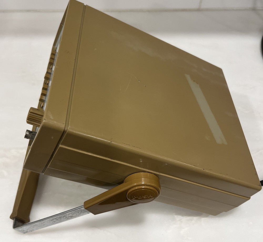 Protek Frequency Counter B-808 Multifunction electronic test equipment Powers On