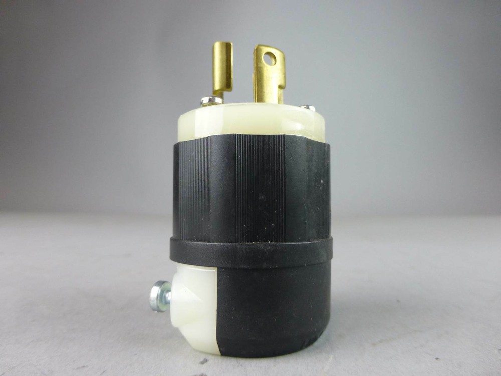 Leviton 4770-C Plug, 15A - NEW Surplus!