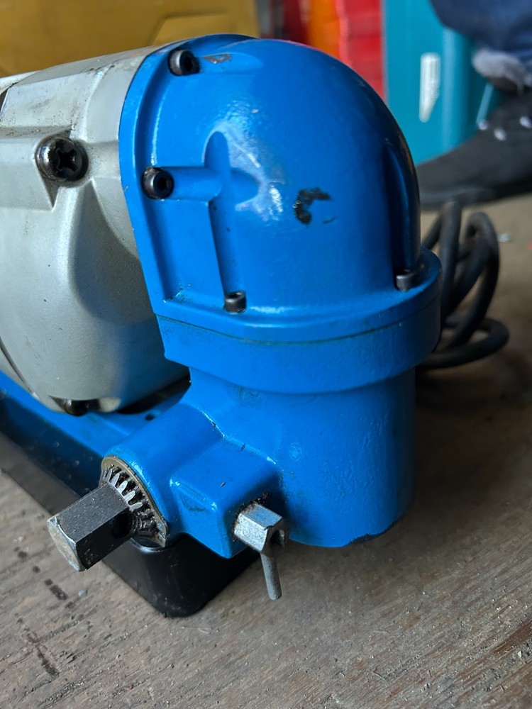 Hougen HMD115 low profile Magnetic Drill w/ 1 bit