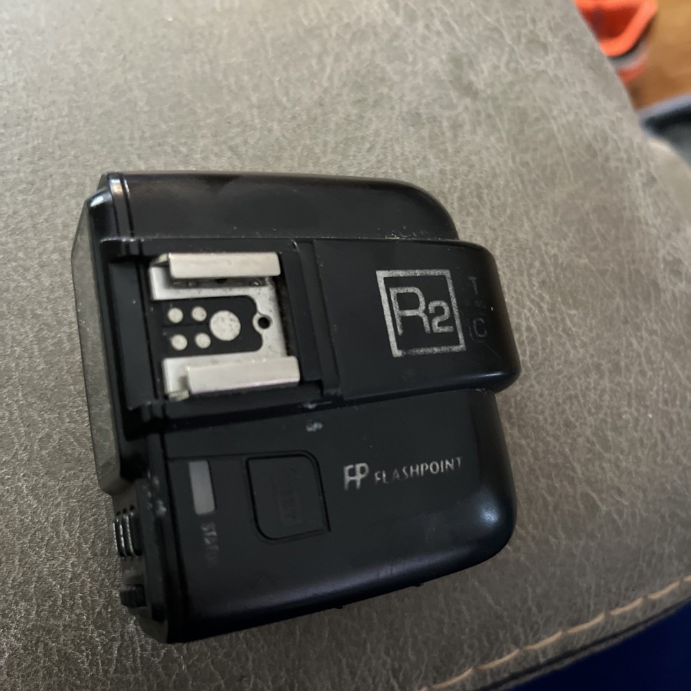 Flashpoint R2 TTL Transmitter for Canon Camera FPC CE 8