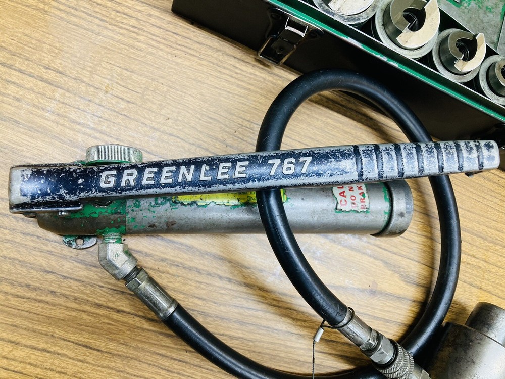 Greenlee Hydraulic Knockout Punch Set With 767 Pump