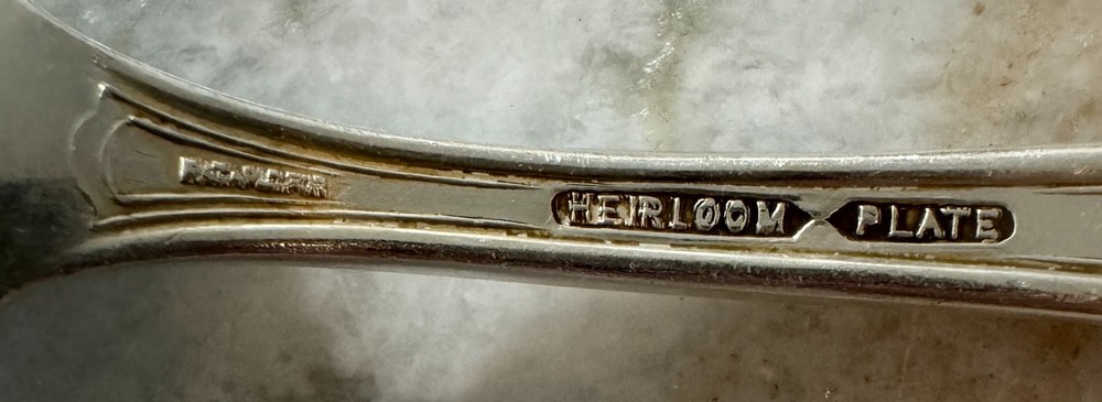 Adelphi Silverplate 1920 Oneida Silver Heirloom 11pc set