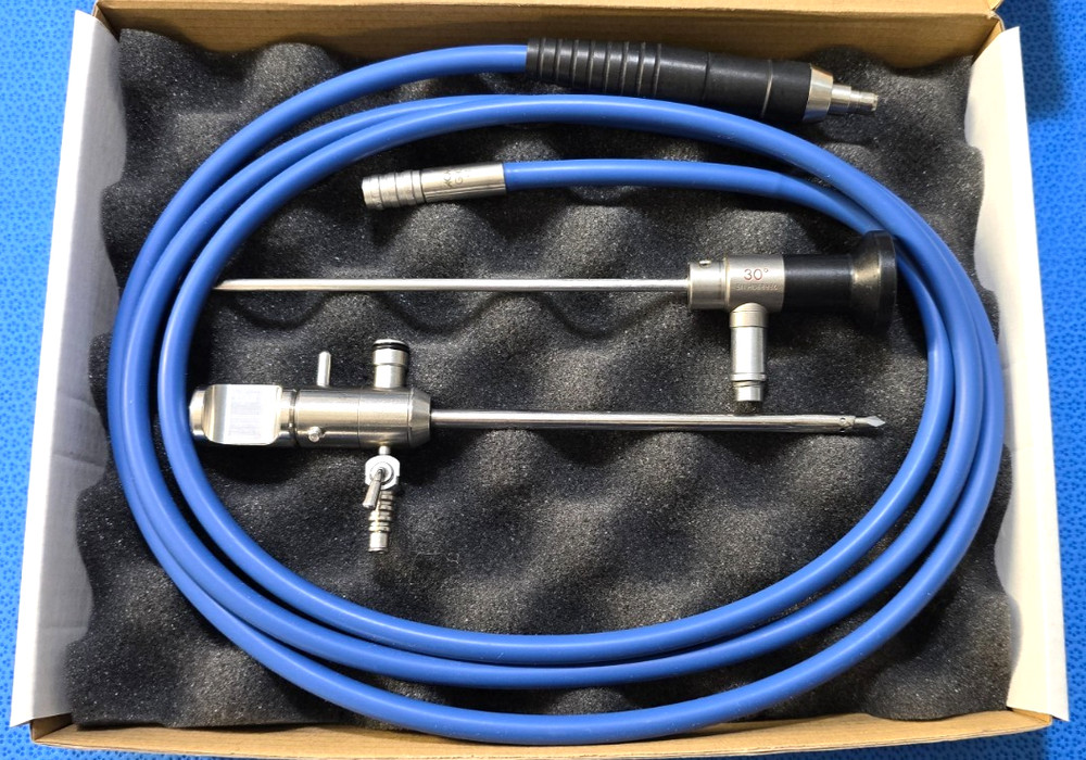Dyonics Arthroscope 4mmx30° Degree With Sheath & Fiberoptic Cable