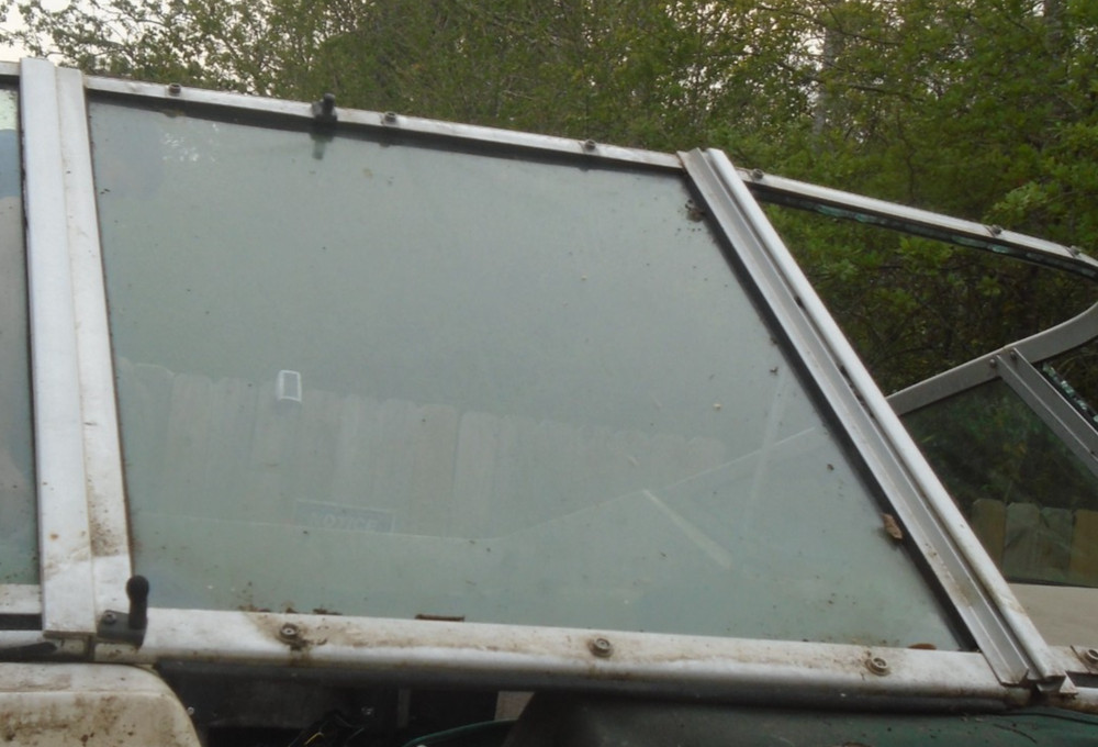 Chaparral 1930 Boat Windshield, Front Walk-Thru. THIS SINGLE PIECE ONLY