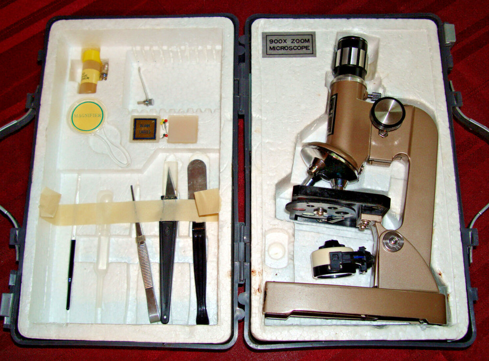 Vintage Deluxe Microscope - 900x Zoom Microscope - ERTL - In case